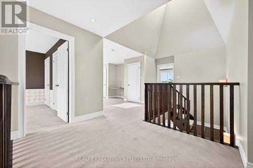 1 Sunset Way, Thorold, ON - Indoor Photo Showing Other Room