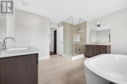 1 Sunset Way, Thorold, ON - Indoor Photo Showing Bathroom
