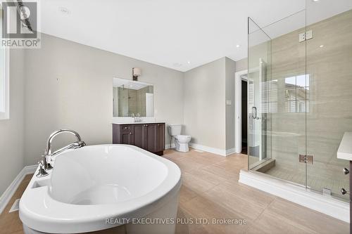 1 Sunset Way, Thorold, ON - Indoor Photo Showing Bathroom