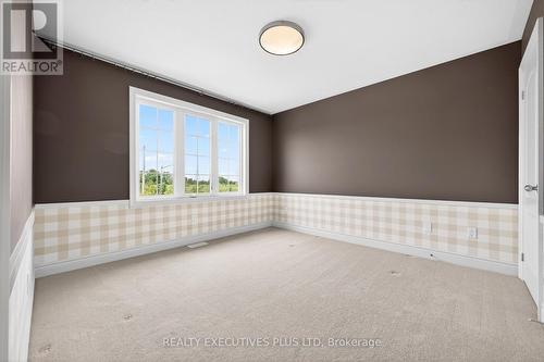 1 Sunset Way, Thorold, ON - Indoor Photo Showing Other Room