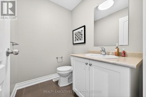 1 Sunset Way, Thorold, ON - Indoor Photo Showing Bathroom