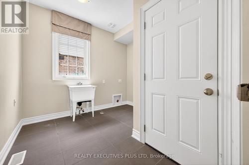 1 Sunset Way, Thorold, ON - Indoor Photo Showing Other Room