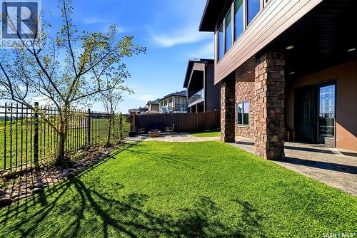 7502 Lilac Place, Regina, SK - Outdoor