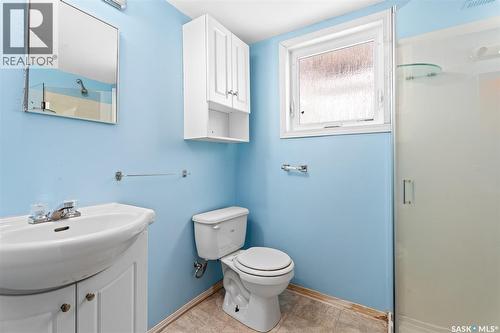 89 Daisy Crescent, Moose Jaw, SK - Indoor Photo Showing Bathroom