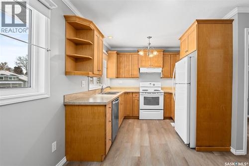 89 Daisy Crescent, Moose Jaw, SK - Indoor Photo Showing Kitchen