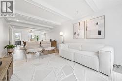 1194 QUEEN VICTORIA Avenue Mississauga, ON L5H 3H3