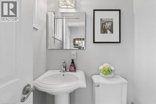 45 Arrowhead Crescent, Kitchener, ON - Indoor Photo Showing Bathroom