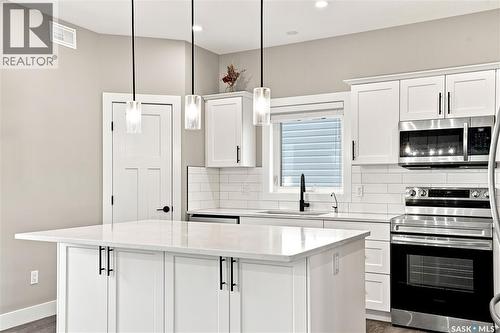 247 Thakur Street, Saskatoon, SK - Indoor Photo Showing Kitchen With Upgraded Kitchen