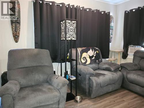 457 Smith Line, Sombra, ON - Indoor Photo Showing Living Room