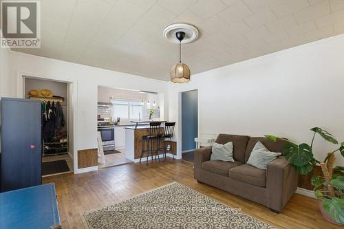 3 Parkside Drive, St. Thomas, ON - Indoor Photo Showing Living Room