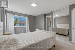 Large primary bedroom - 