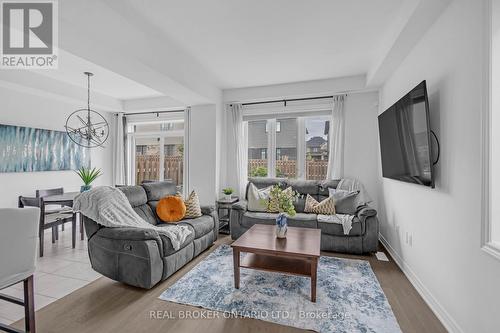 26 Baker Lane, Brant, ON - Indoor Photo Showing Living Room