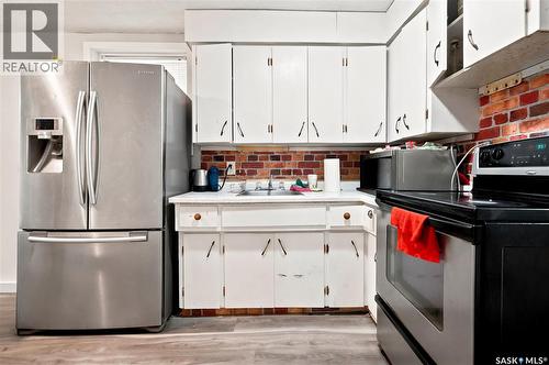 2232 Mcara Street, Regina, SK - Indoor Photo Showing Kitchen