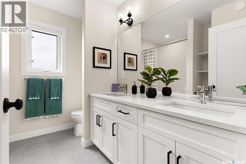 595 Cockcroft Court, Saskatoon, SK - Indoor Photo Showing Bathroom