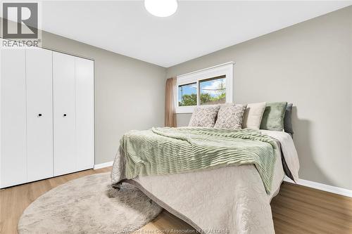 465 Greendale Drive, Windsor, ON - Indoor Photo Showing Bedroom