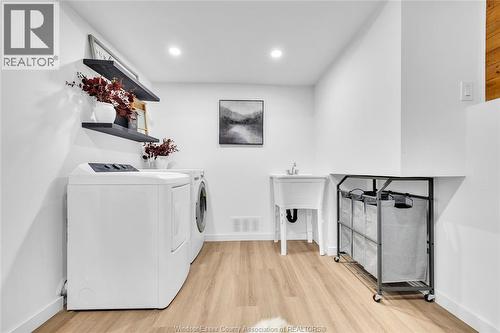 465 Greendale Drive, Windsor, ON - Indoor Photo Showing Laundry Room