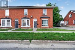 52 MOIRA STREET W Belleville (Belleville Ward), ON K8P 1S3
