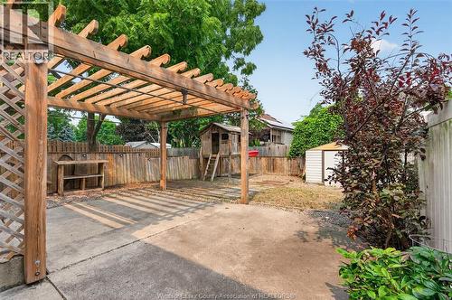 828 Michael Drive, Tecumseh, ON - Outdoor