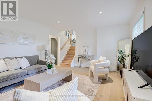 5171 Mulberry Drive, Burlington, ON - Indoor Photo Showing Living Room