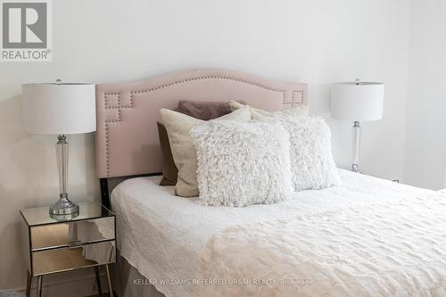 5171 Mulberry Drive, Burlington, ON - Indoor Photo Showing Bedroom