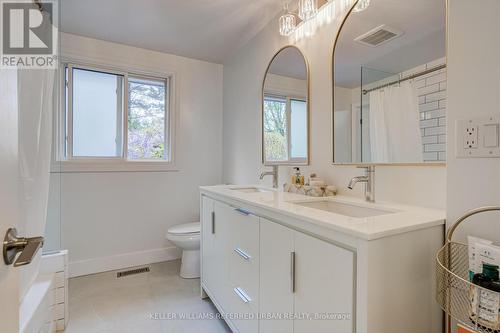 5171 Mulberry Drive, Burlington, ON - Indoor Photo Showing Bathroom
