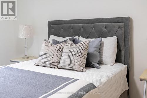 5171 Mulberry Drive, Burlington, ON - Indoor Photo Showing Bedroom