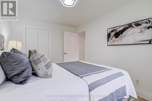 5171 Mulberry Drive, Burlington, ON - Indoor Photo Showing Bedroom