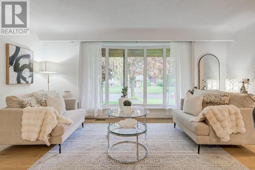 5171 Mulberry Drive, Burlington, ON - Indoor Photo Showing Living Room