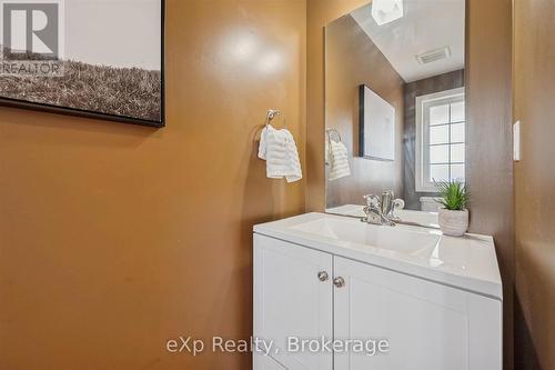 14 Sadler Street, Centre Wellington (Fergus), ON - Indoor Photo Showing Bathroom