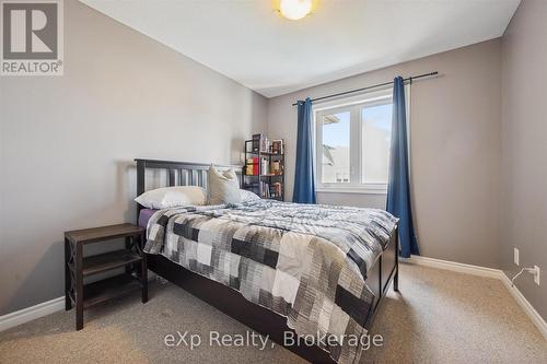 14 Sadler Street, Centre Wellington (Fergus), ON - Indoor Photo Showing Bedroom