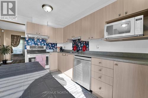 41 - 3520 Downpatrick Road, Ottawa, ON - Indoor Photo Showing Kitchen