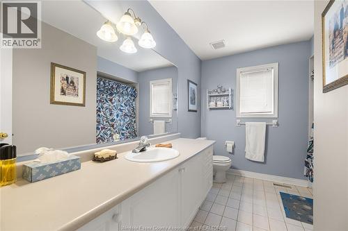 965 Greenpark, Windsor, ON - Indoor Photo Showing Bathroom