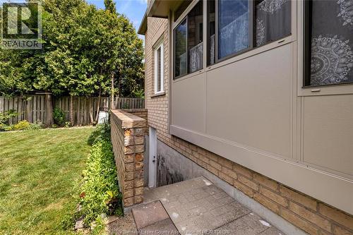 965 Greenpark, Windsor, ON - Outdoor