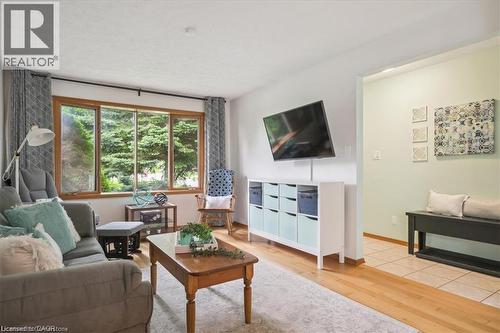 47 Claycroft Crescent Unit# Upper, Kitchener, ON - Indoor Photo Showing Living Room