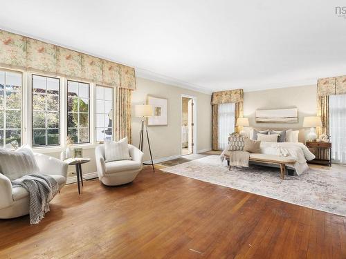45 Longworth Avenue, Truro, NS - Indoor Photo Showing Living Room
