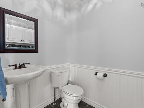 37 Pearl Drive, Colby, NS - Indoor Photo Showing Bathroom