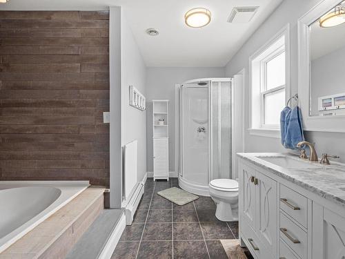 37 Pearl Drive, Colby, NS - Indoor Photo Showing Bathroom