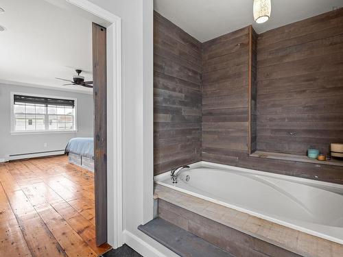 37 Pearl Drive, Colby, NS - Indoor Photo Showing Bathroom