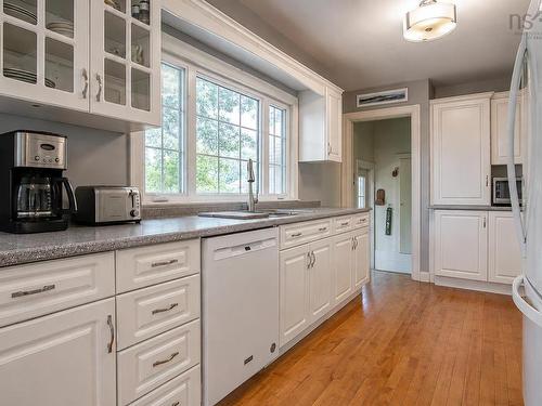 108 Marsters Avenue, Berwick, NS - Indoor Photo Showing Kitchen