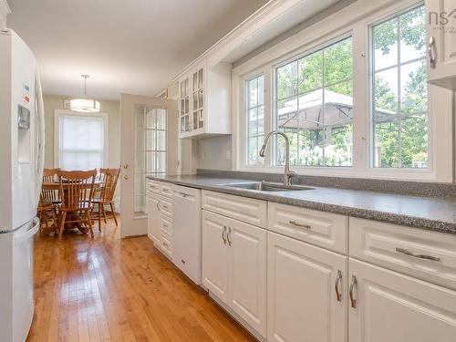 108 Marsters Avenue, Berwick, NS - Indoor Photo Showing Kitchen