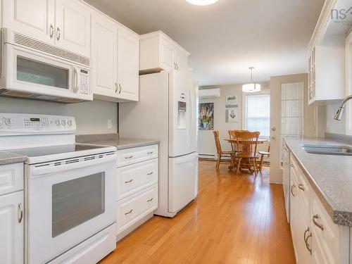 108 Marsters Avenue, Berwick, NS - Indoor Photo Showing Kitchen With Double Sink