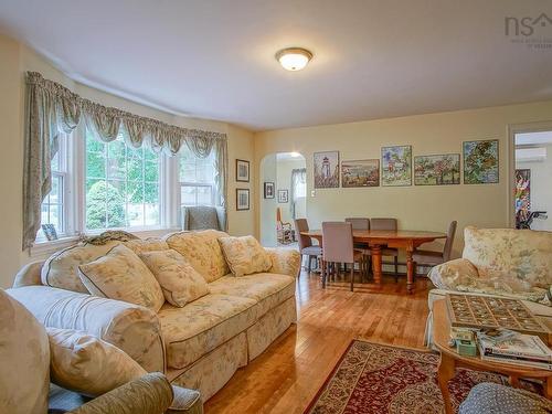 108 Marsters Avenue, Berwick, NS - Indoor Photo Showing Living Room