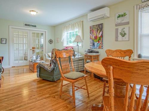 108 Marsters Avenue, Berwick, NS - Indoor Photo Showing Living Room