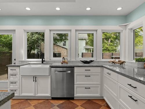 1890 Vernon Street, Halifax, NS - Indoor Photo Showing Kitchen With Upgraded Kitchen