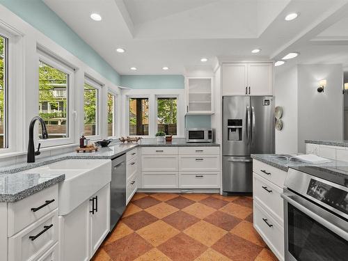 1890 Vernon Street, Halifax, NS - Indoor Photo Showing Kitchen With Upgraded Kitchen