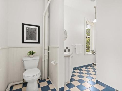 1890 Vernon Street, Halifax, NS - Indoor Photo Showing Bathroom