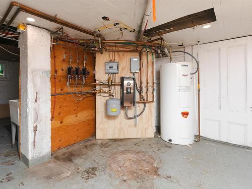 1890 Vernon Street, Halifax, NS - Indoor Photo Showing Garage