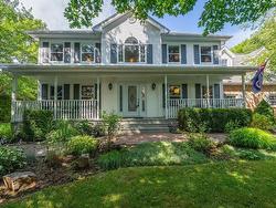 45 Canterbury Lane  Fall River, NS B2T 1A4