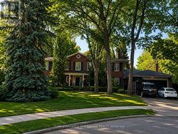 2 ZAHARIAS COURT Toronto, ON M2L 2H6
