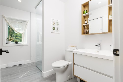 Salle de bains - 711 Rue Des Cervidés, Sainte-Adèle, QC - Indoor Photo Showing Bathroom